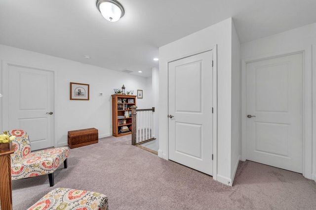 2141 Kings Walk DR, Roanoke, VA 24012