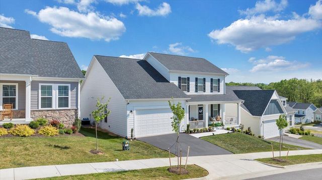 2141 Kings Walk DR, Roanoke, VA 24012