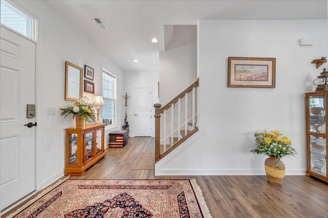 2141 Kings Walk DR, Roanoke, VA 24012