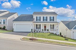 2141 Kings Walk DR, Roanoke, VA 24012