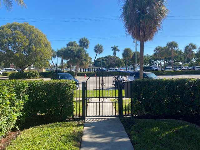 101 S Golfview Road 5, Lake Worth Beach, FL 33460