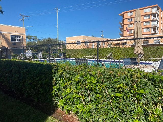 101 S Golfview Road 5, Lake Worth Beach, FL 33460