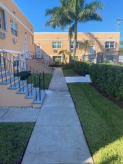 101 S Golfview Road 5, Lake Worth Beach, FL 33460