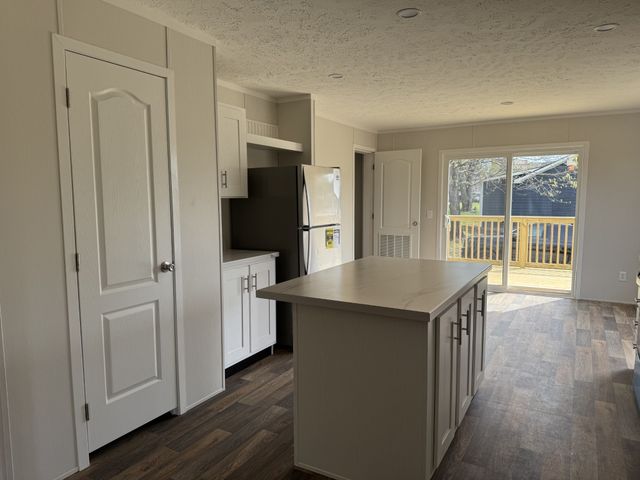 1101 McDonald St, Fayetteville, TN 37334