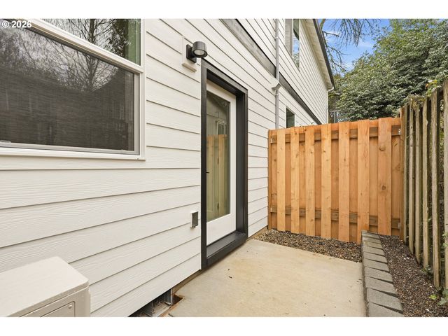 528 S Texas St, Portland, OR 97219