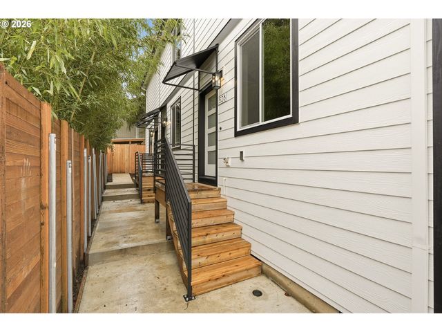 528 S Texas St, Portland, OR 97219