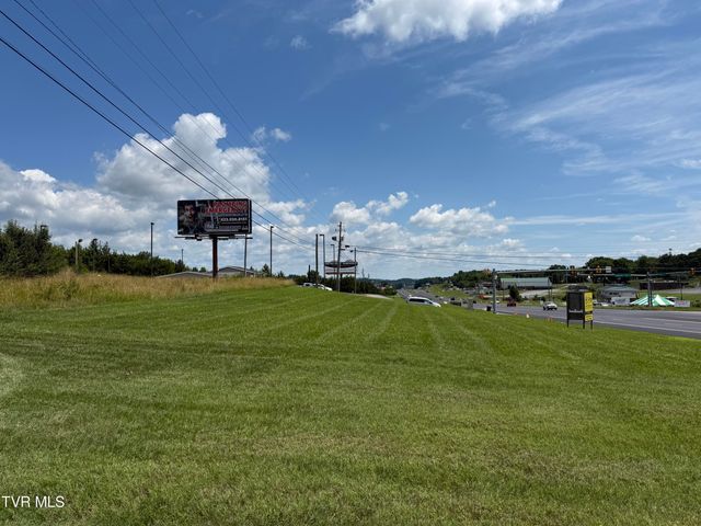 5760 Highway 11e, Piney Flats, TN 37686