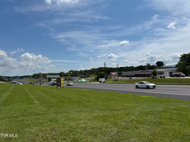 5760 Highway 11e, Piney Flats, TN 37686