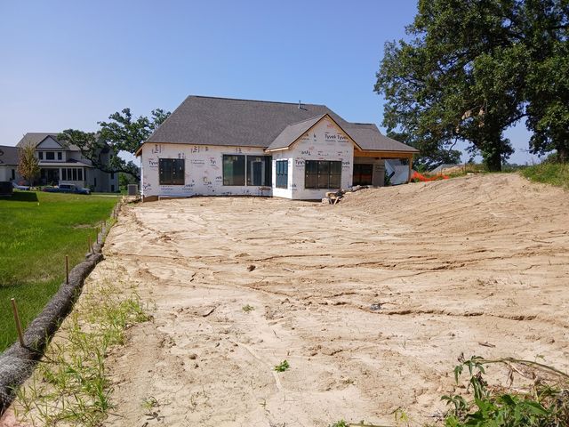 4772 WOODLAND Drive, Bettendorf, IA 52722