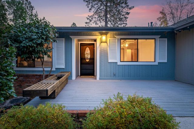 11977 Alta Sierra Dr, Grass Valley, CA 95949