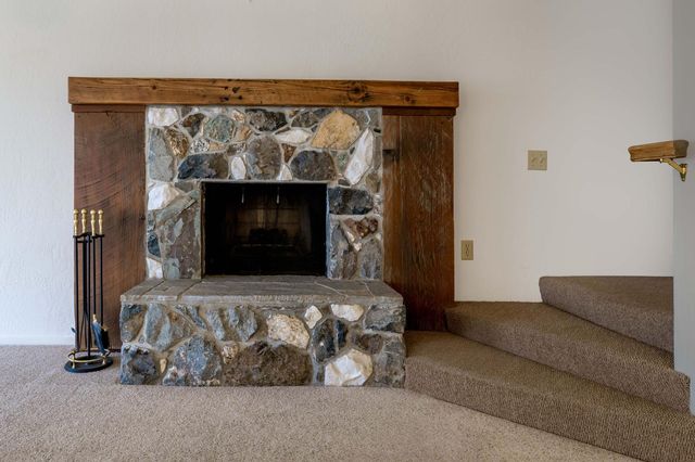 11977 Alta Sierra Dr, Grass Valley, CA 95949