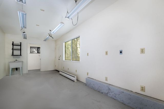 11977 Alta Sierra Dr, Grass Valley, CA 95949