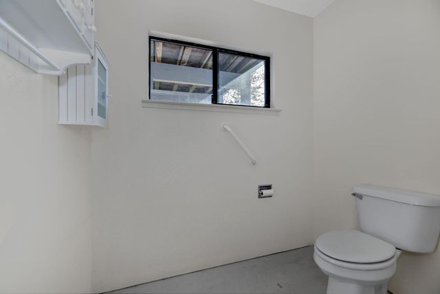 11977 Alta Sierra Dr, Grass Valley, CA 95949