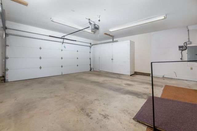 11977 Alta Sierra Dr, Grass Valley, CA 95949