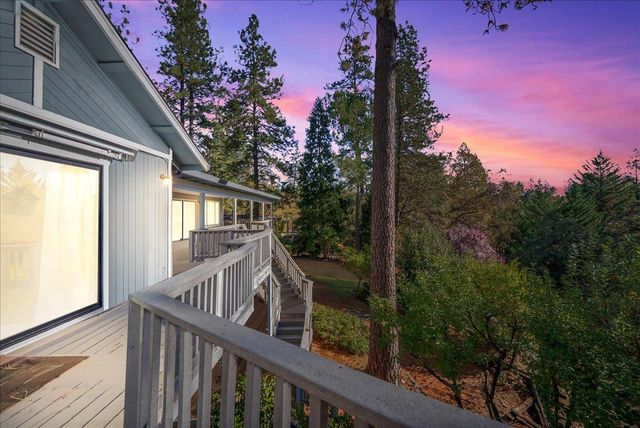 11977 Alta Sierra Dr, Grass Valley, CA 95949