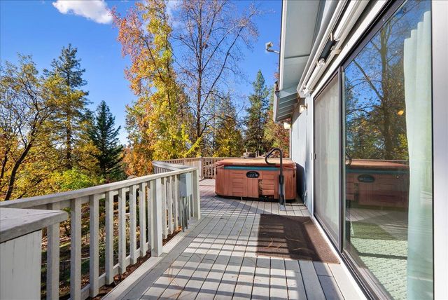 11977 Alta Sierra Dr, Grass Valley, CA 95949