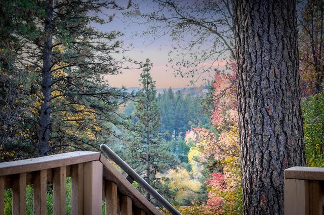 11977 Alta Sierra Dr, Grass Valley, CA 95949