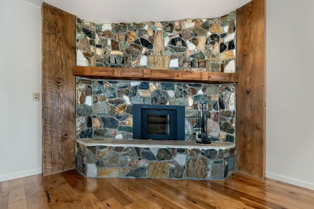 11977 Alta Sierra Dr, Grass Valley, CA 95949