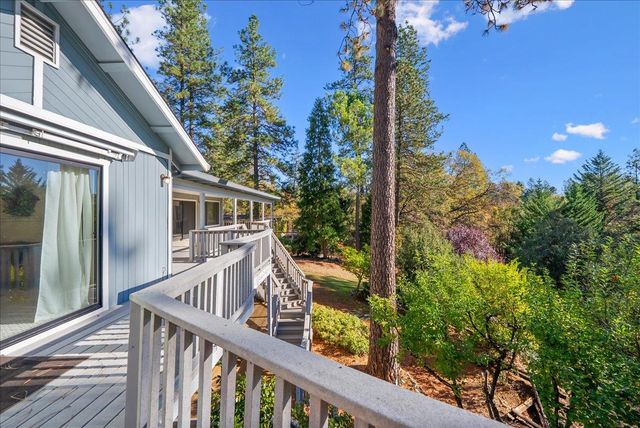 11977 Alta Sierra Dr, Grass Valley, CA 95949