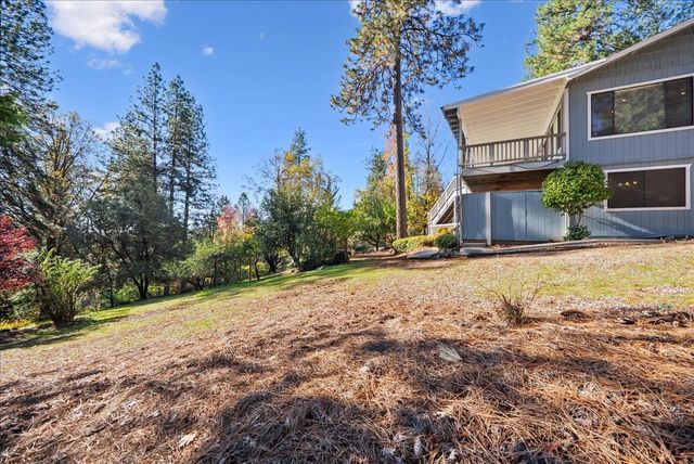 11977 Alta Sierra Dr, Grass Valley, CA 95949