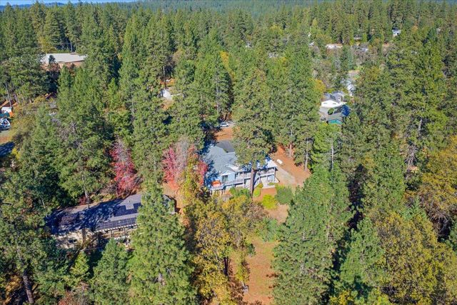 11977 Alta Sierra Dr, Grass Valley, CA 95949