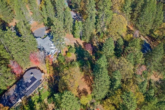 11977 Alta Sierra Dr, Grass Valley, CA 95949