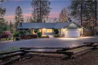 11977 Alta Sierra Dr, Grass Valley, CA 95949
