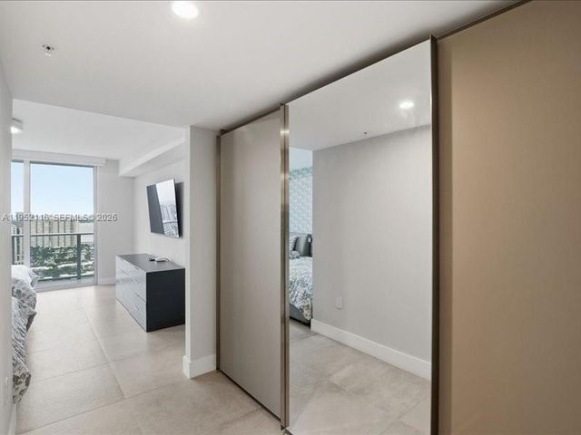 330 Sunny Isles Blvd 5-2404, Sunny Isles Beach, FL 33160