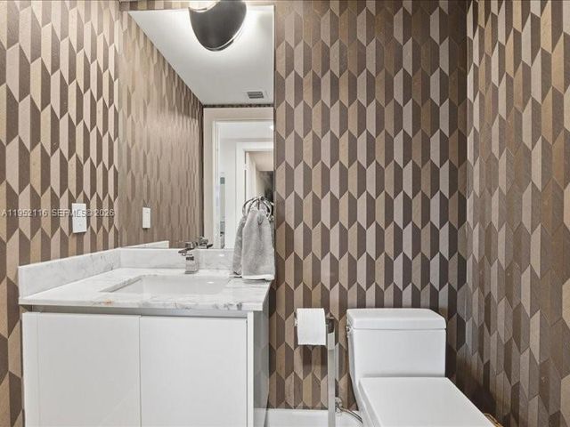 330 Sunny Isles Blvd 5-2404, Sunny Isles Beach, FL 33160