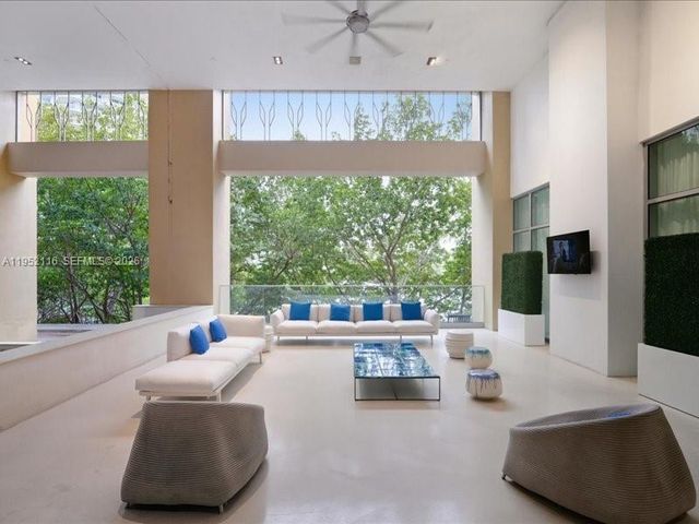 330 Sunny Isles Blvd 5-2404, Sunny Isles Beach, FL 33160