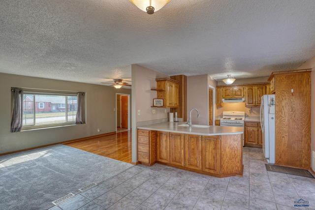 128 MEADE ST, Rapid City, SD 57701