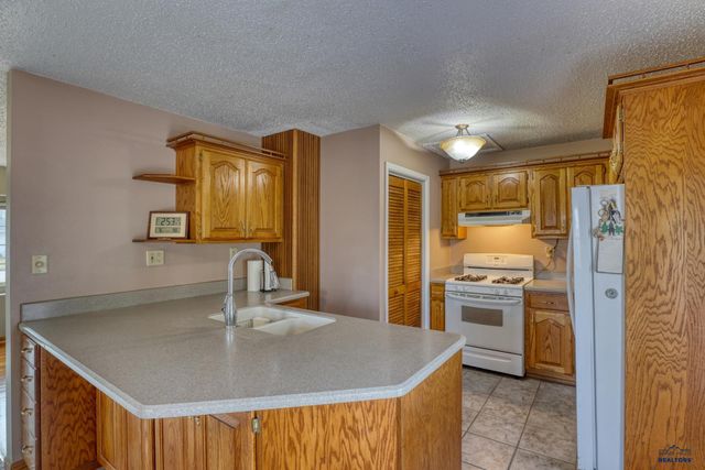 128 MEADE ST, Rapid City, SD 57701