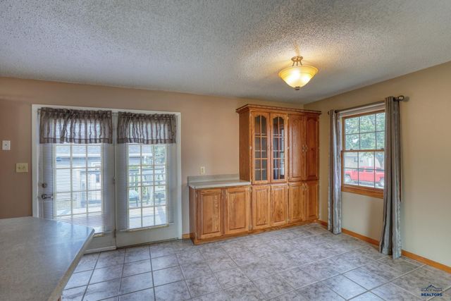 128 MEADE ST, Rapid City, SD 57701