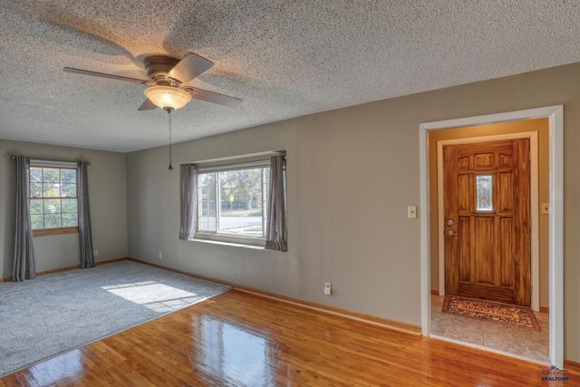 128 MEADE ST, Rapid City, SD 57701