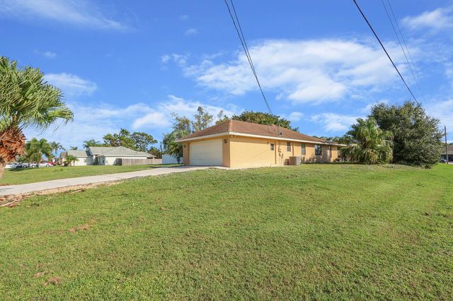 1991 SE Aires Lane, Port St Lucie, FL 34984