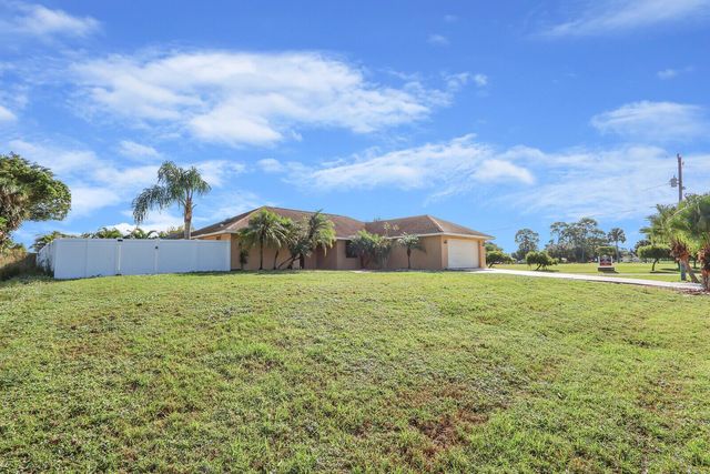 1991 SE Aires Lane, Port St Lucie, FL 34984