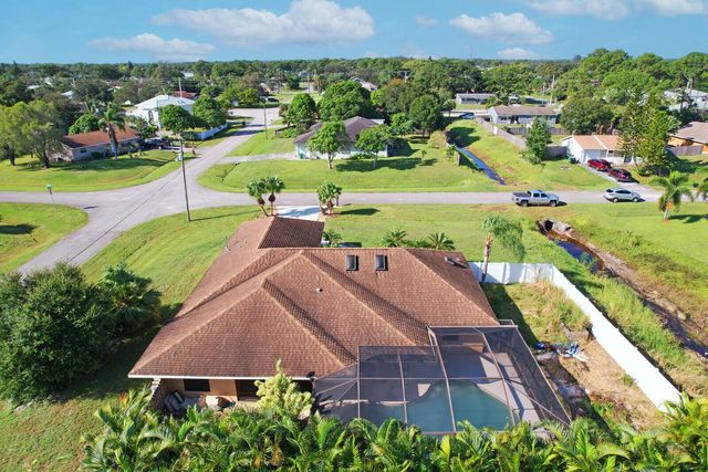 1991 SE Aires Lane, Port St Lucie, FL 34984