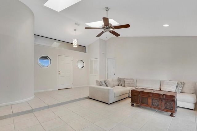 1991 SE Aires Lane, Port St Lucie, FL 34984