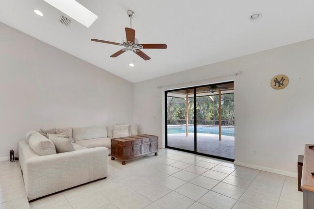 1991 SE Aires Lane, Port St Lucie, FL 34984