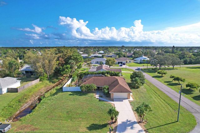 1991 SE Aires Lane, Port St Lucie, FL 34984