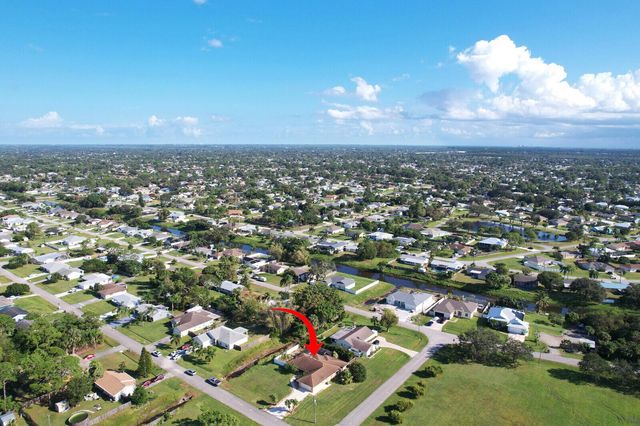 1991 SE Aires Lane, Port St Lucie, FL 34984