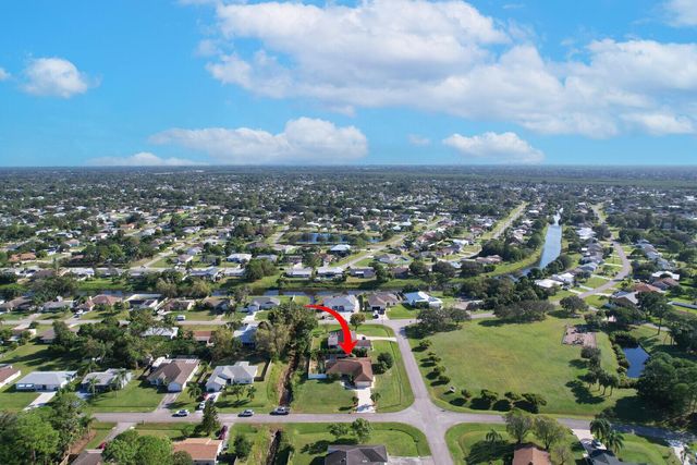 1991 SE Aires Lane, Port St Lucie, FL 34984