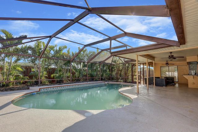 1991 SE Aires Lane, Port St Lucie, FL 34984