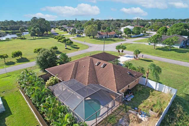 1991 SE Aires Lane, Port St Lucie, FL 34984
