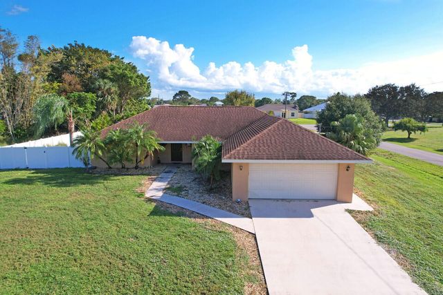 1991 SE Aires Lane, Port St Lucie, FL 34984