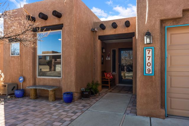 7709 Calle Meseta NE, Albuquerque, NM 87113