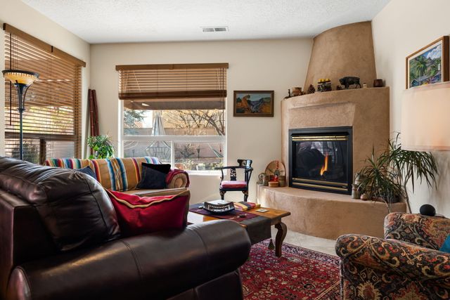 7709 Calle Meseta NE, Albuquerque, NM 87113