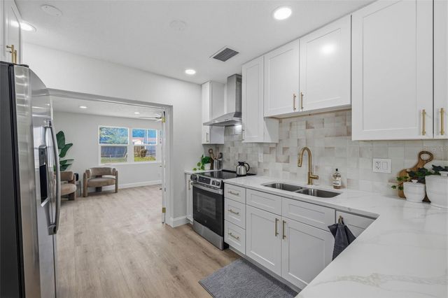 4433 POMPANO DRIVE, Tampa, FL 33617