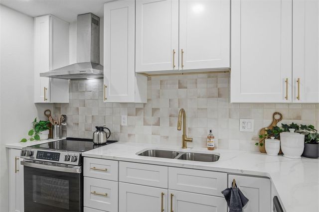 4433 POMPANO DRIVE, Tampa, FL 33617