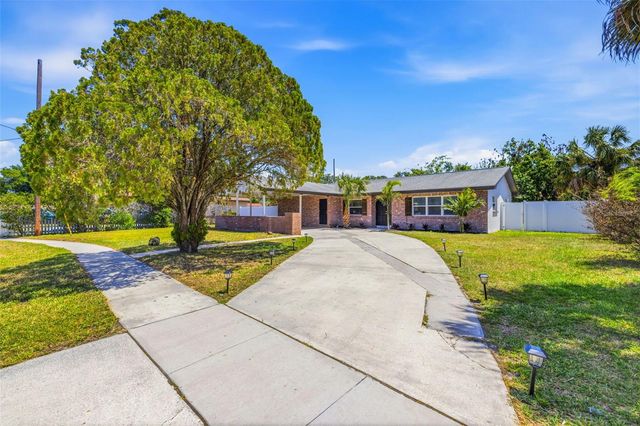 4433 POMPANO DRIVE, Tampa, FL 33617